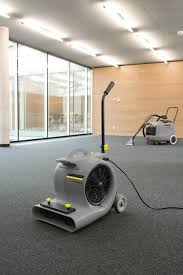 Lava-Aspiradora Pulverización y Aspiración/Secador de Pisos AB 84